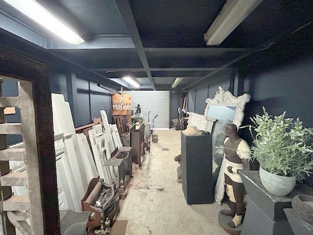 Storage in Bagshot - photo 4